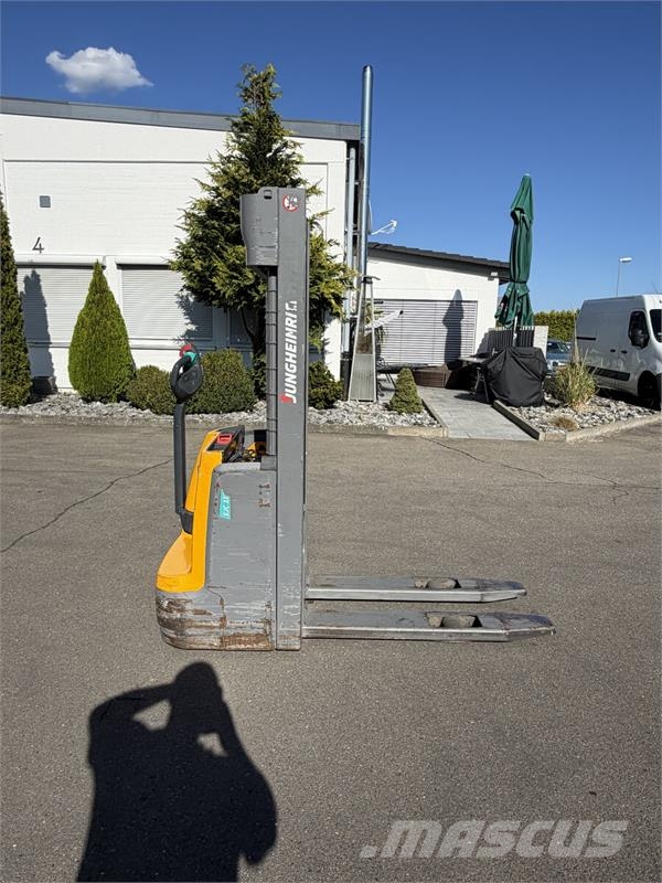 Jungheinrich EJC 112 2.9m/ cold store Platform stackers
