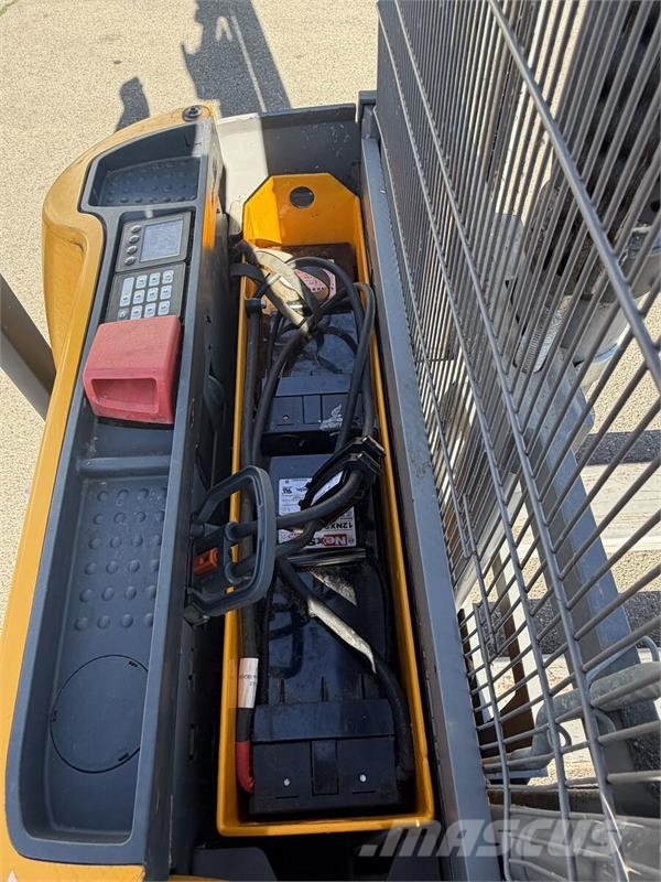 Jungheinrich EJC 112 2.9m/ cold store Platform stackers