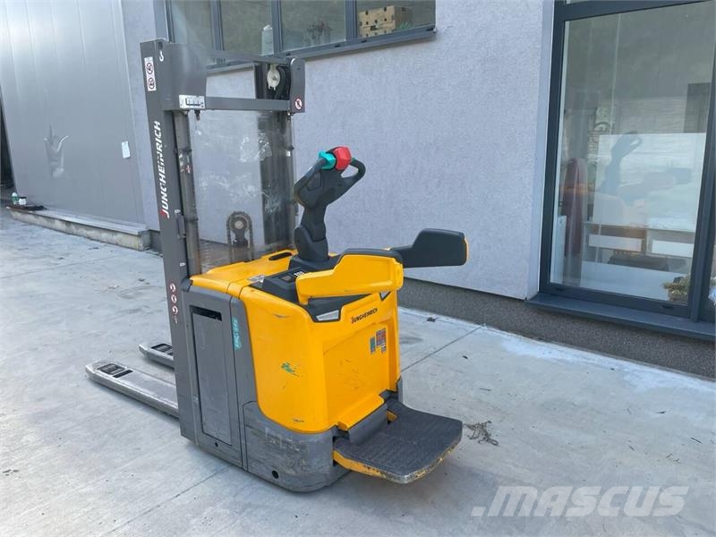 Jungheinrich ERC 214z Elektriskie palešu vilcēji