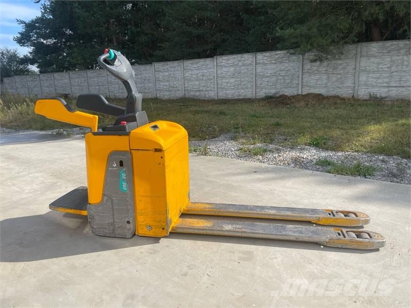 Jungheinrich ERE 120 2400mm 50% batt 경량 리프터