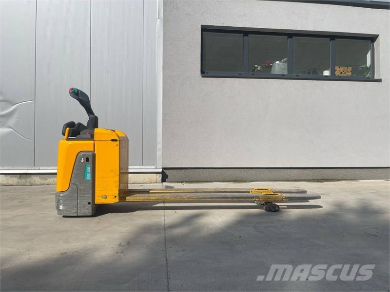 Jungheinrich ERE 120 2400mm 50% batt 경량 리프터