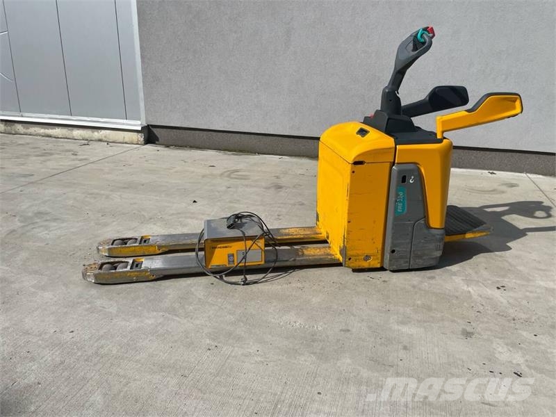 Jungheinrich ERE 120 2400mm 50% batt 경량 리프터