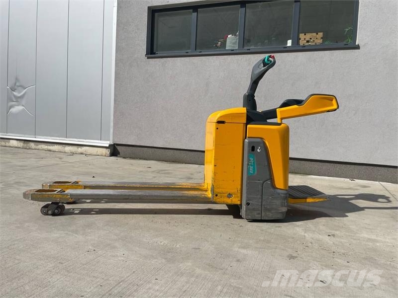 Jungheinrich ERE 120 2400mm 50% batt 경량 리프터