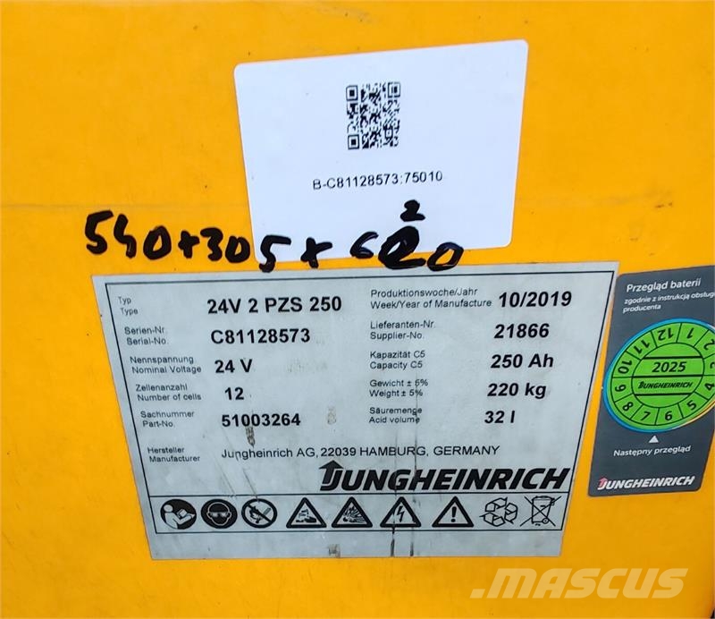 Jungheinrich EZS130 defect Chariot remorqueur