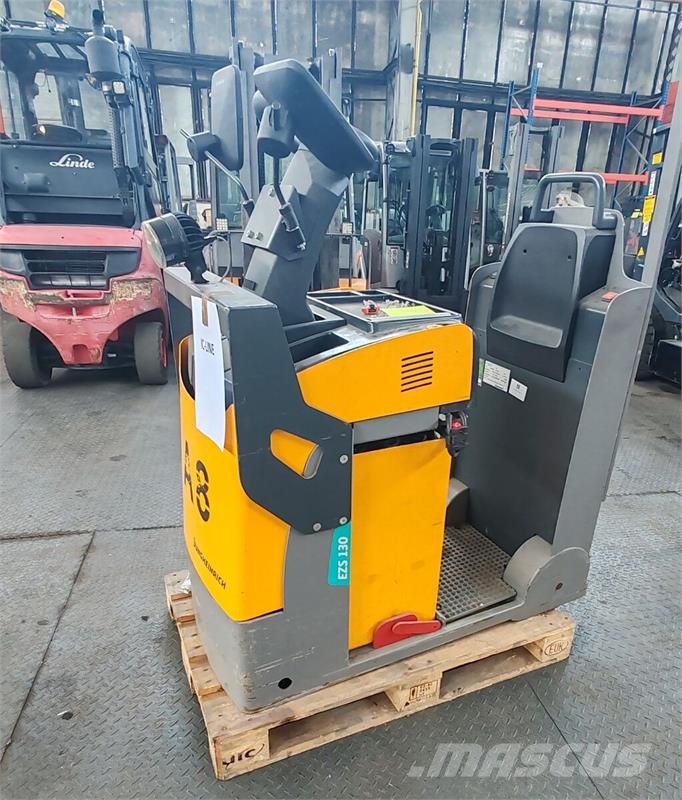 Jungheinrich EZS130 defect Chariot remorqueur