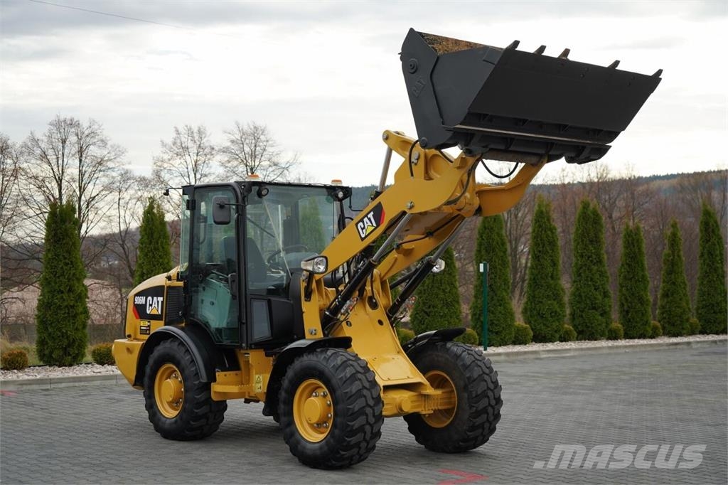 CAT 906M Ładowarki kołowe