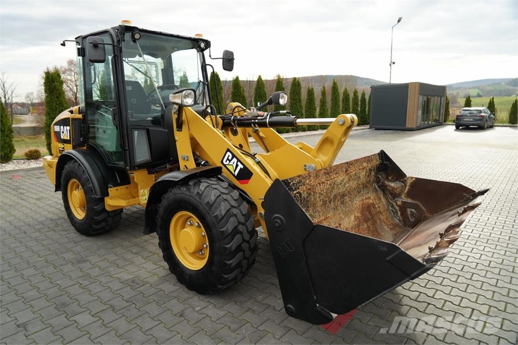 CAT 906M Ładowarki kołowe