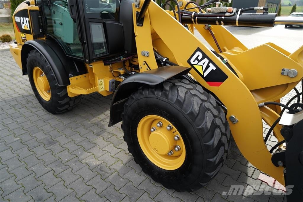 CAT 906M Ładowarki kołowe
