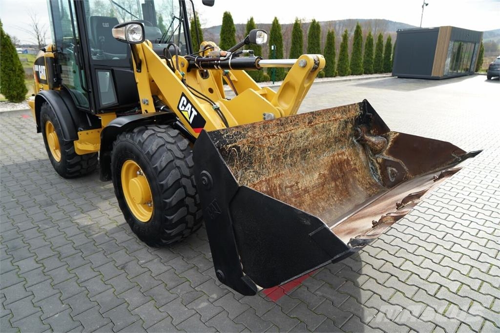 CAT 906M Ładowarki kołowe