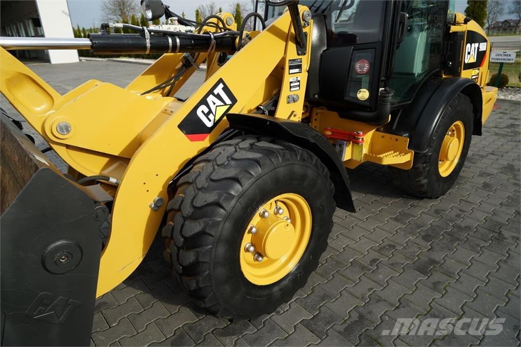 CAT 906M Ładowarki kołowe