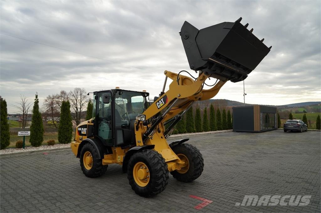CAT 906M Ładowarki kołowe