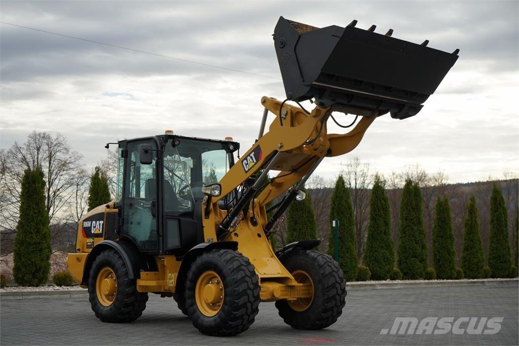 CAT 906M Ładowarki kołowe