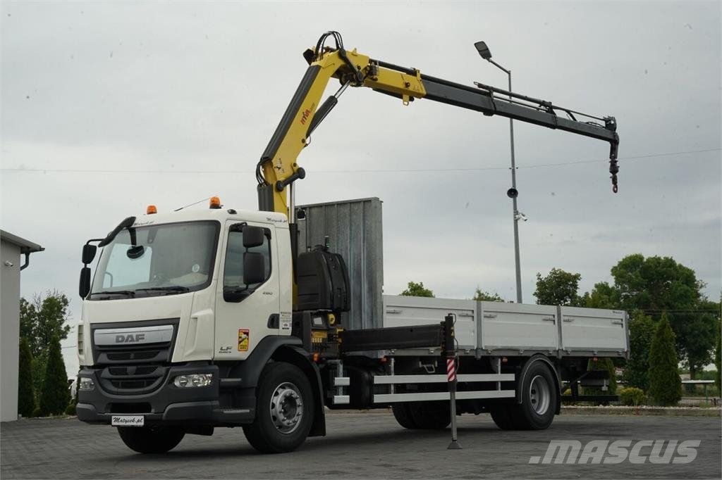 DAF LF 260 / 4X2 / SKRZYNIOWY - 7.30 + HDS HYVA HC 153 Ciężarówki typu Platforma / Skrzynia