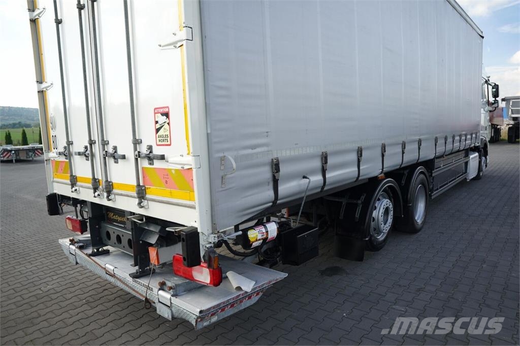 DAF XF 460 Priekabos su tentu