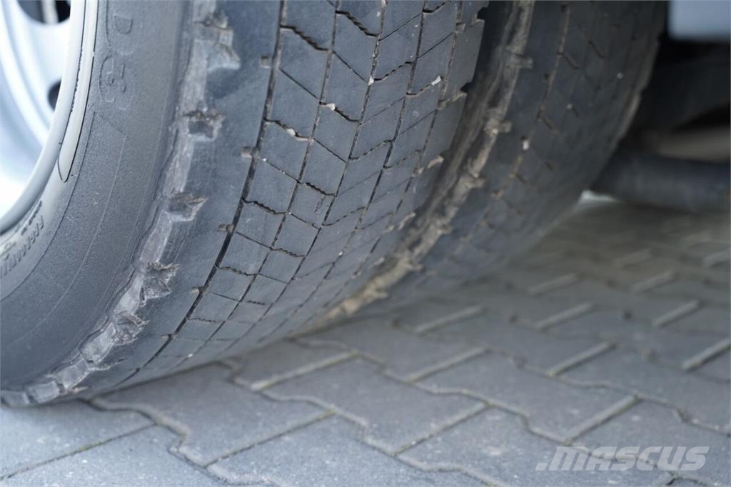 DAF XF 460 Priekabos su tentu