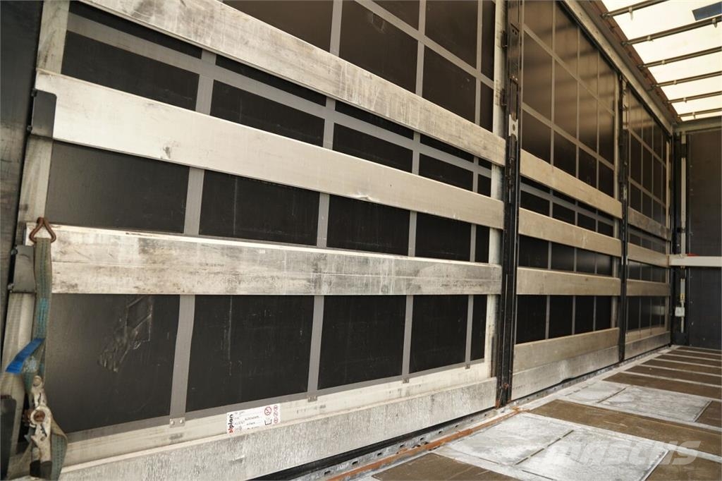 DAF XG 480 Caminhões com cortinas laterais