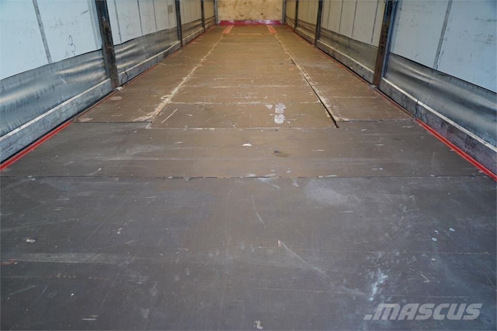 Fliegl  Semirremolques con caja de lona