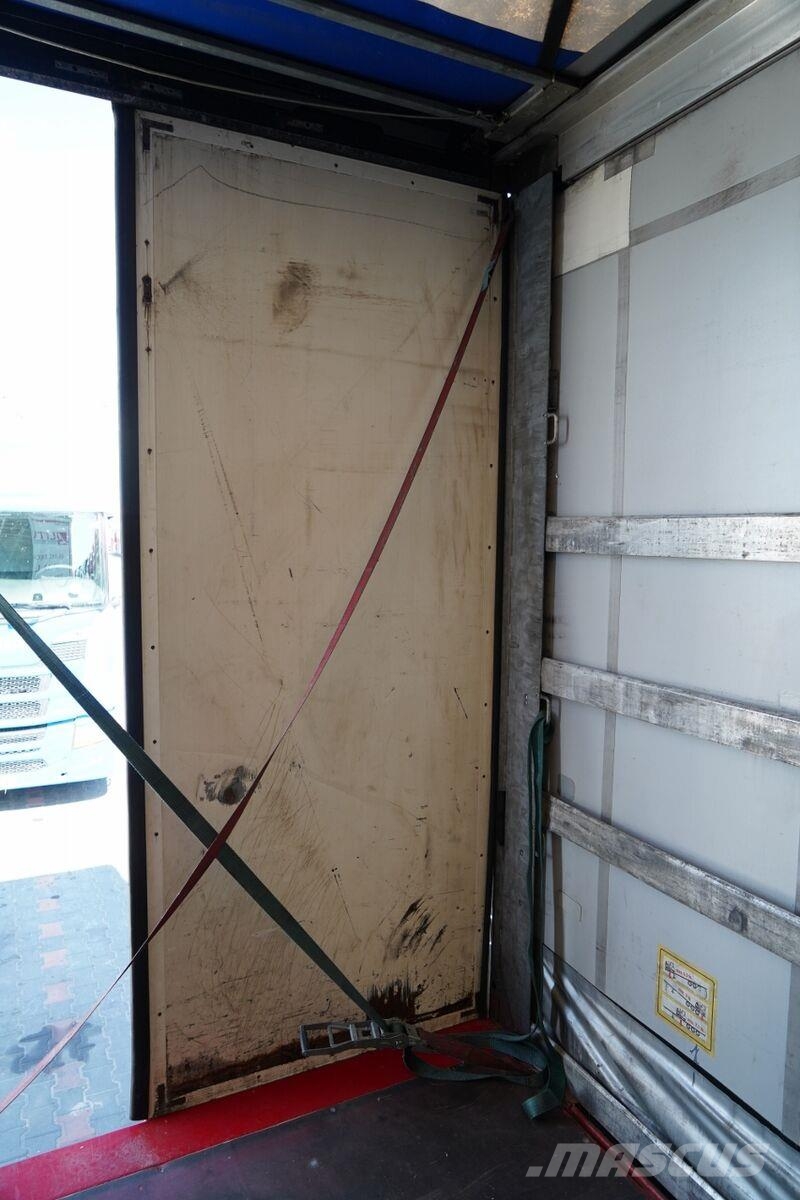 Fliegl  Semirremolques con caja de lona