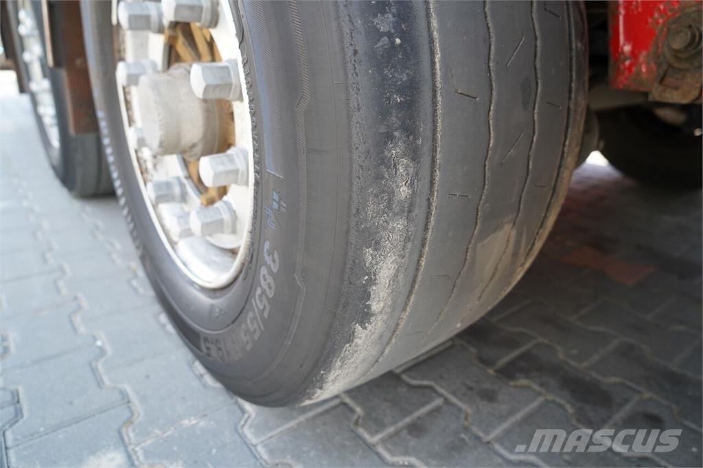 Fliegl  Semirremolques con caja de lona