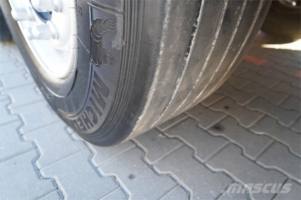 Fruehauf  Semirremolques con caja de lona