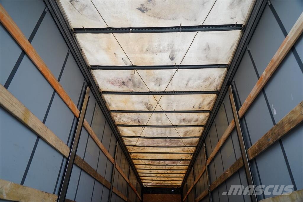 Fruehauf STANDARD Curtainsider semi-trailers
