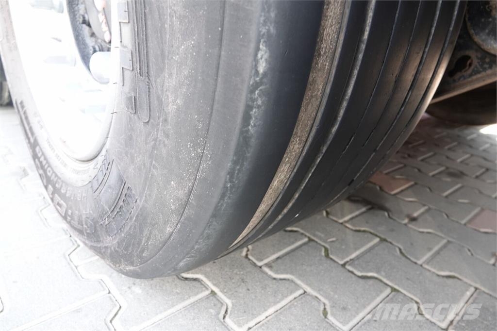 Kögel Semirremolques con caja de lona