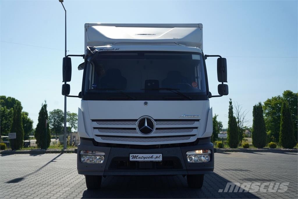 Mercedes-Benz ATEGO 1221 Camiones con caja de remolque