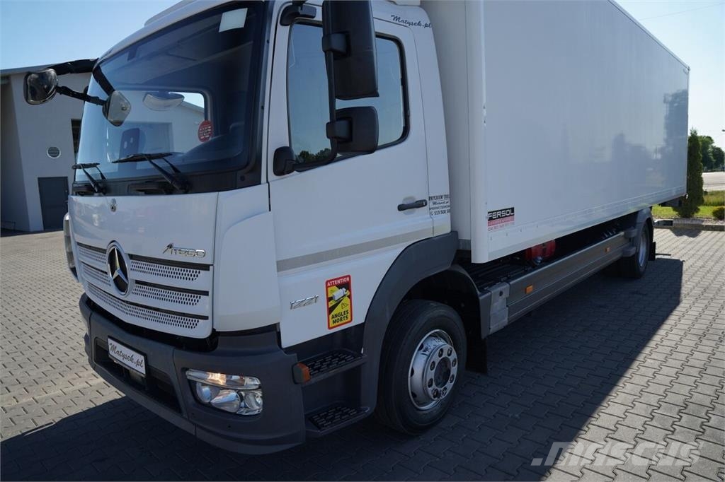 Mercedes-Benz ATEGO 1221 Camiones con caja de remolque