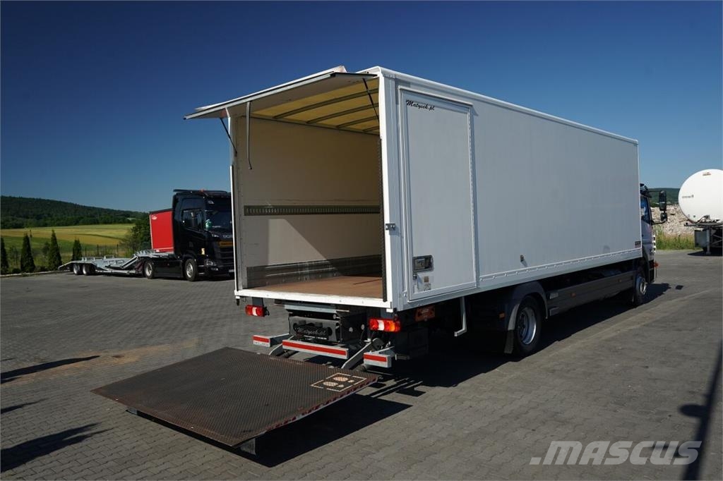 Mercedes-Benz ATEGO 1221 Camiones con caja de remolque