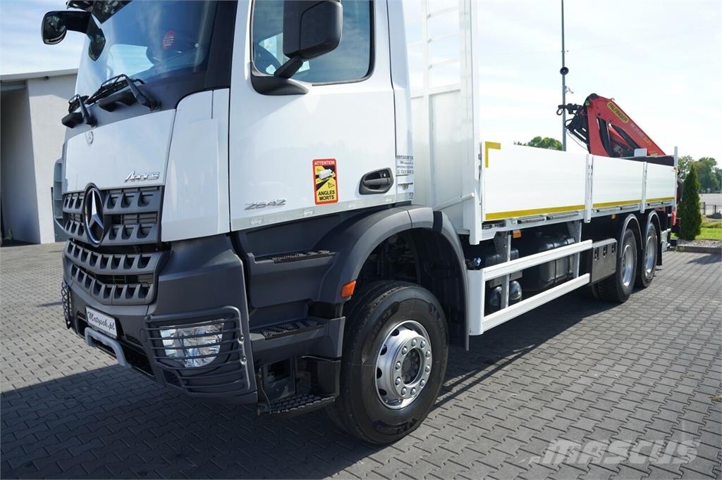 Mercedes-Benz Arocs 2642 플랫베드/드롭사이드 트럭