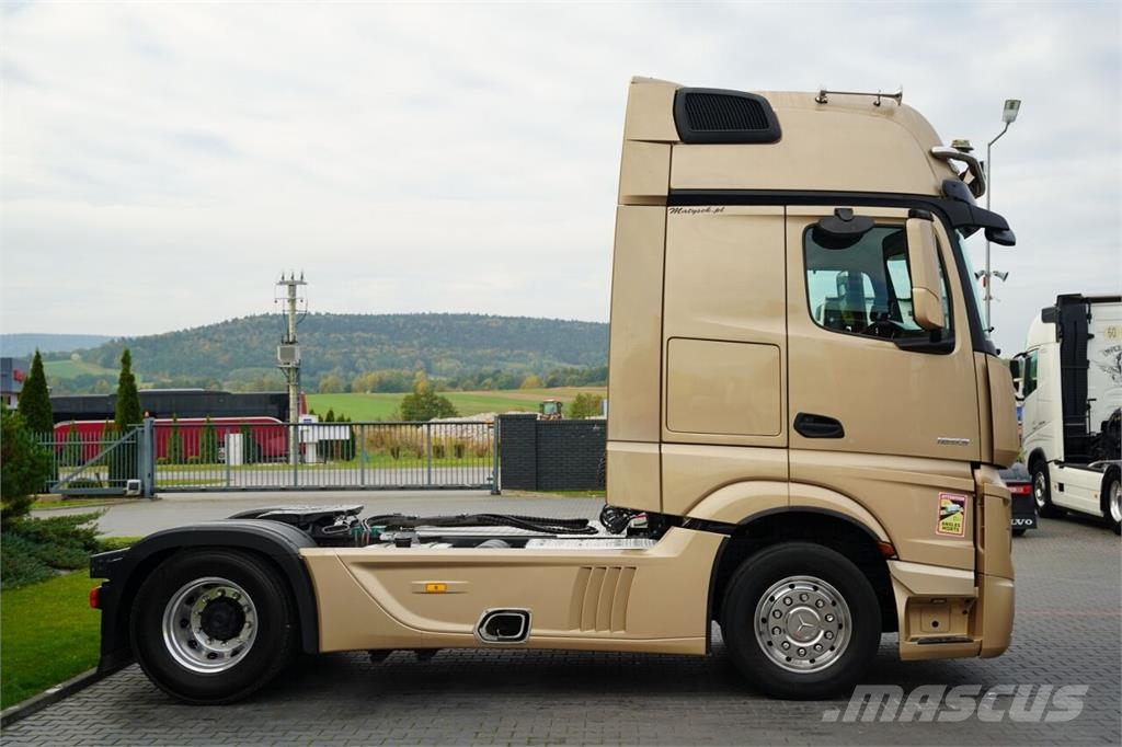 Mercedes-Benz ACTROS 18 53 Vetopöytäautot