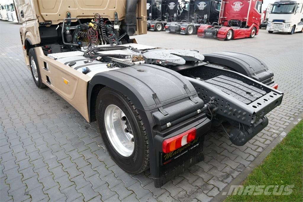 Mercedes-Benz ACTROS 18 53 Vetopöytäautot