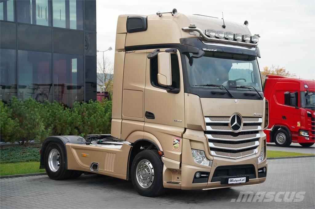 Mercedes-Benz ACTROS 18 53 Vetopöytäautot