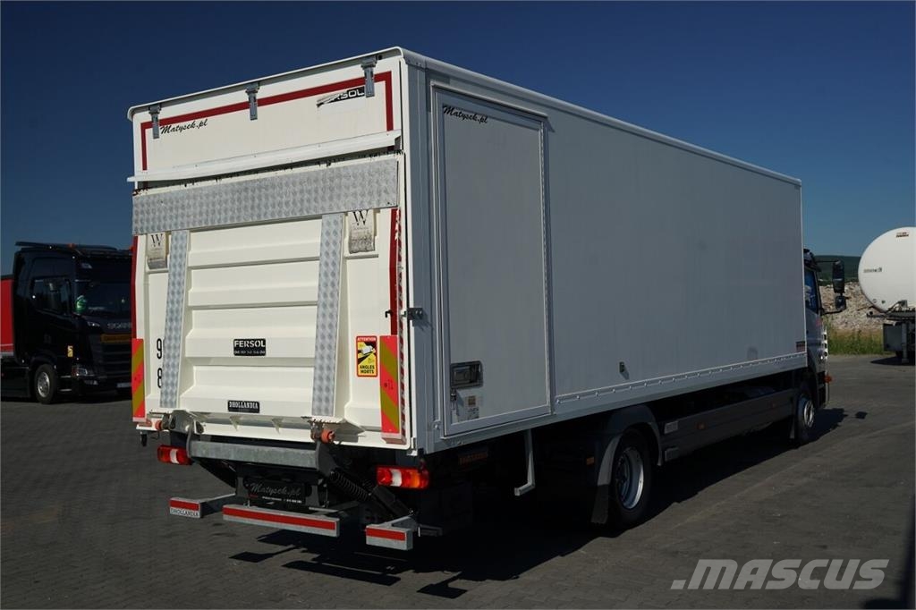 Mercedes-Benz ATEGO 1221 Camiones con caja de remolque