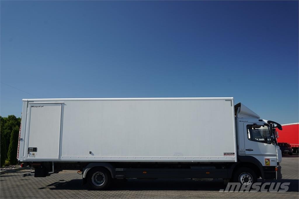 Mercedes-Benz ATEGO 1221 Camiones con caja de remolque