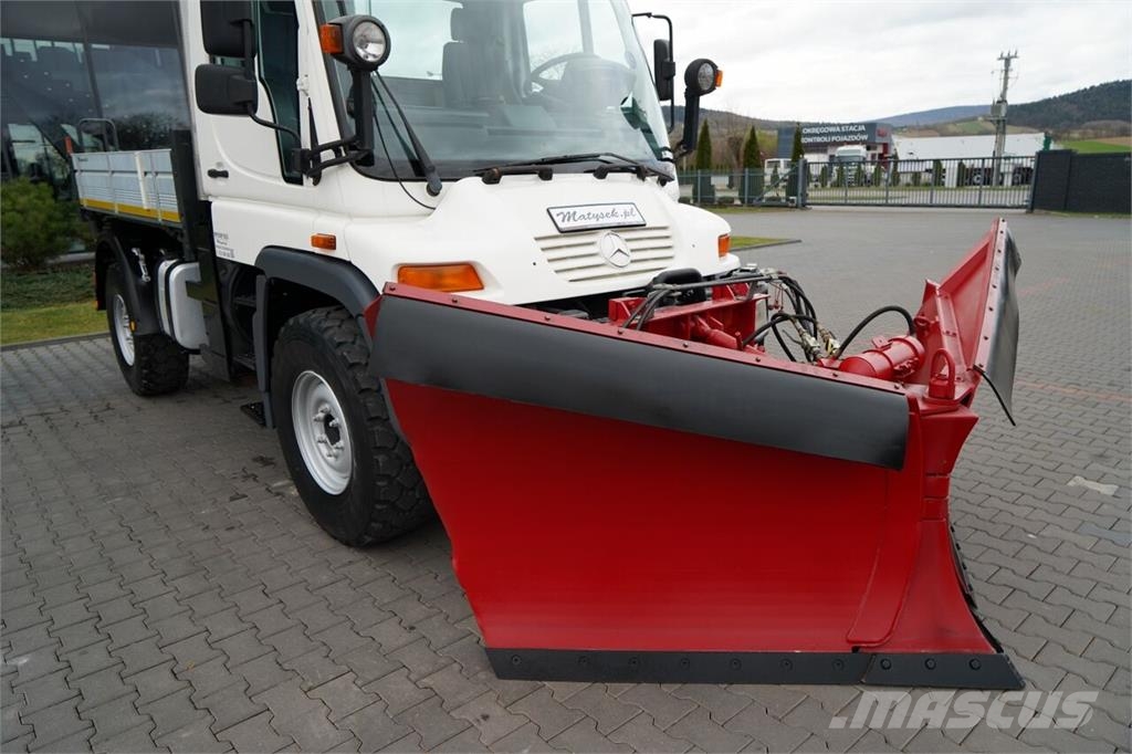 Mercedes-Benz UNIMOG  U300 Tienhoitoautot