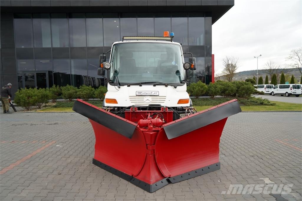 Mercedes-Benz UNIMOG  U300 Tienhoitoautot