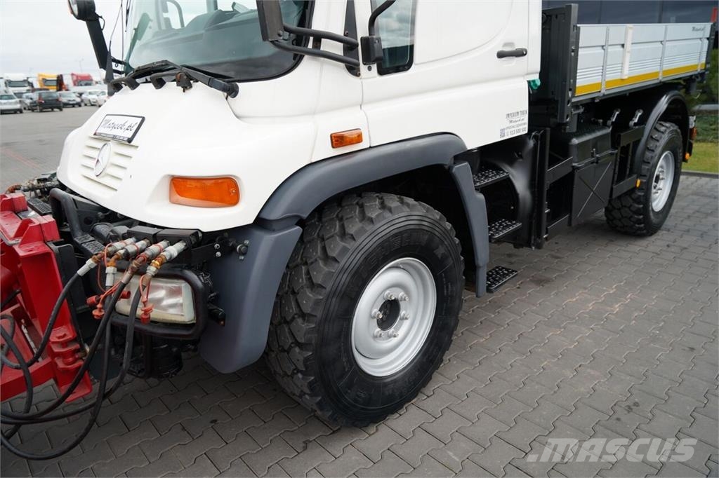 Mercedes-Benz UNIMOG  U300 Tienhoitoautot