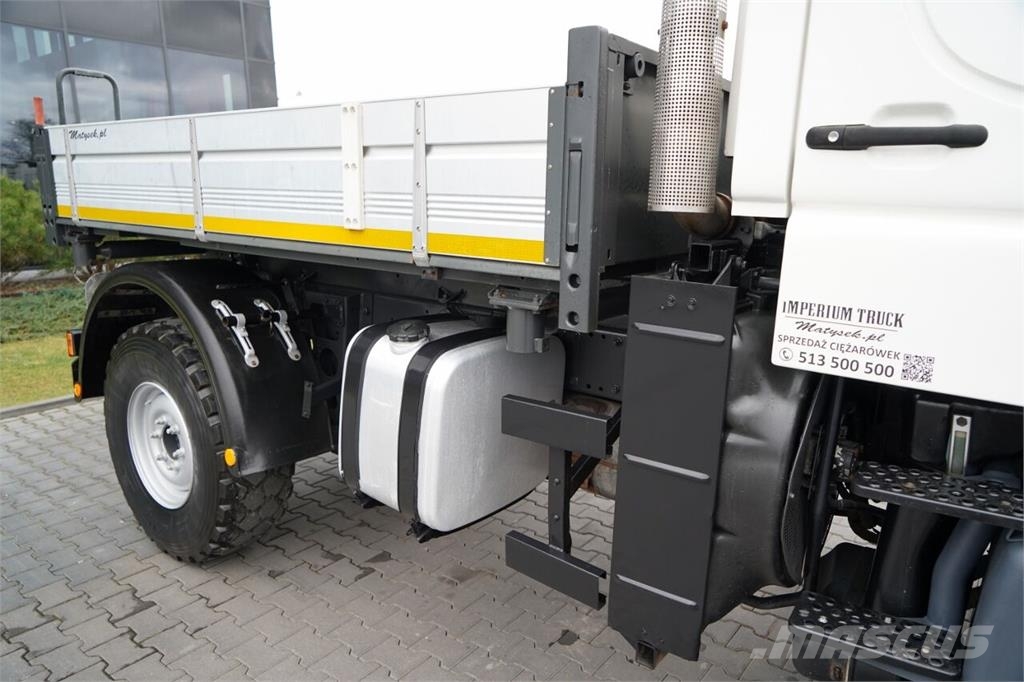 Mercedes-Benz UNIMOG  U300 Tienhoitoautot