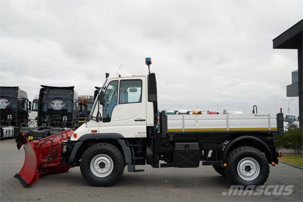 Mercedes-Benz UNIMOG  U300 Tienhoitoautot