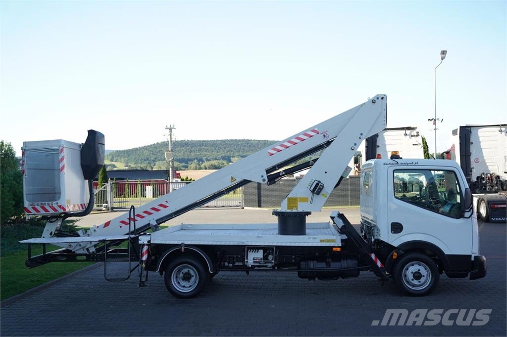 Nissan CABSTAR Nostolava-autot