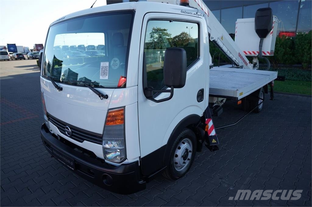 Nissan CABSTAR Nostolava-autot