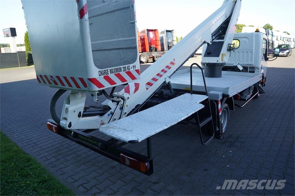 Nissan CABSTAR Nostolava-autot