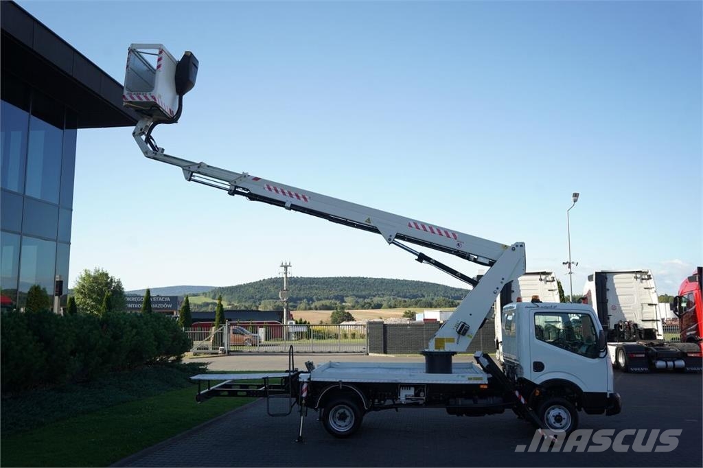 Nissan CABSTAR Nostolava-autot