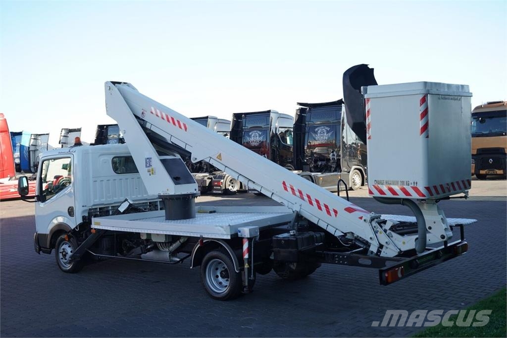 Nissan CABSTAR Nostolava-autot