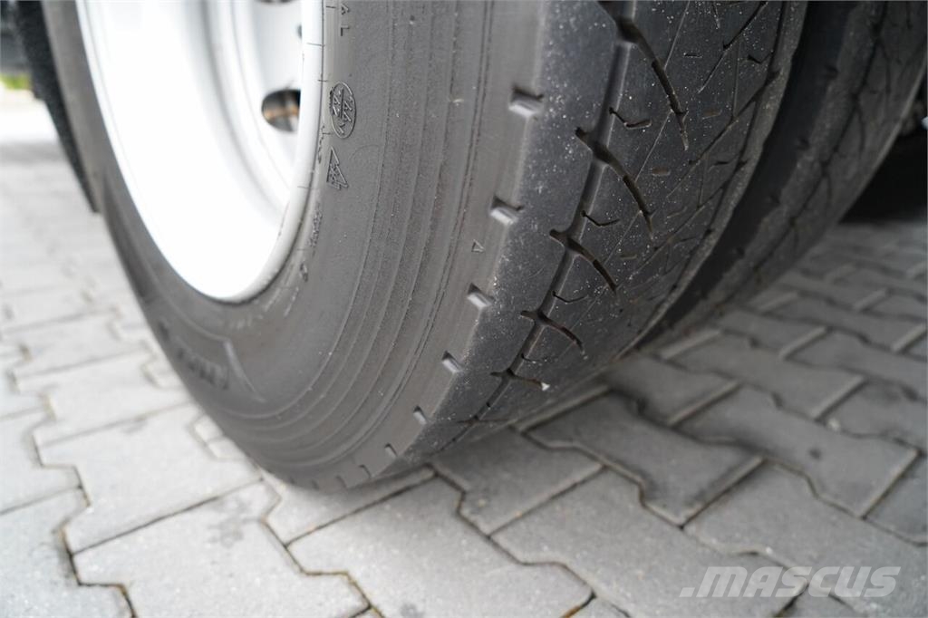 Renault D 250 / CHŁODNIA - 6,7 m / THERMO KING T 600R -200 Рефрижератори