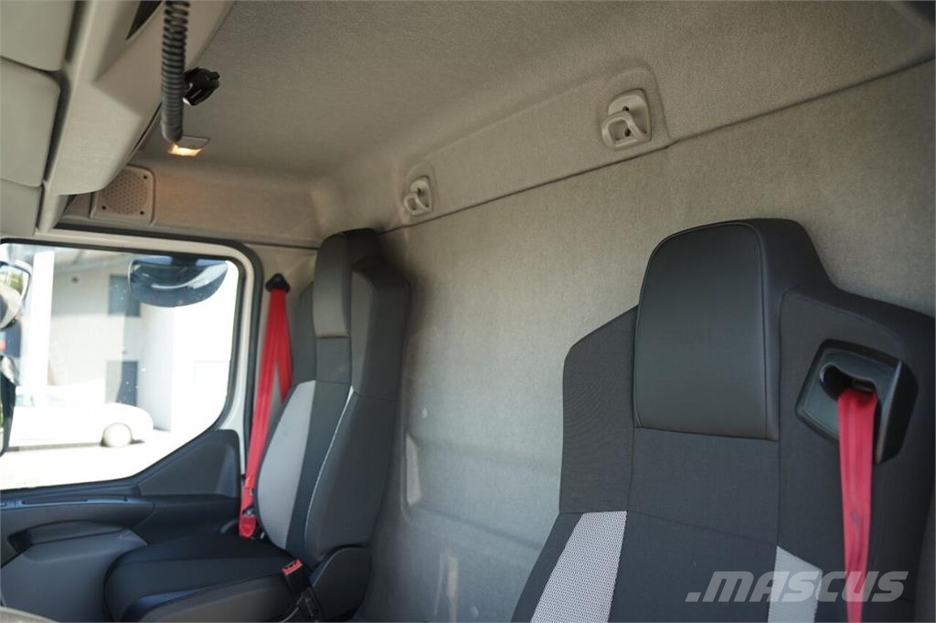 Renault / D 280 / CHŁODNIA - 6,7 M / THERMO KING ES- 600 M شاحنات بدرجة حرارة قابلة للضبط