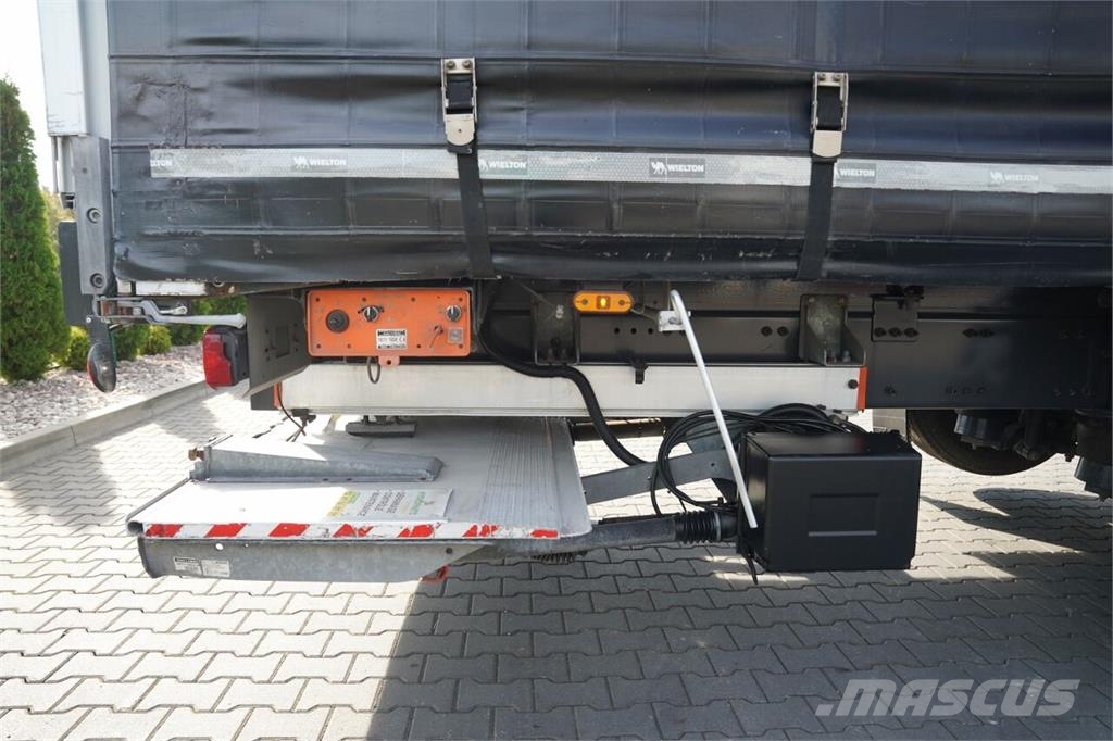 Renault T 440 / 6x2 / FIRANKA - 9,5 M / SOLÓWKA / WINDA DH Lastbil - Gardin