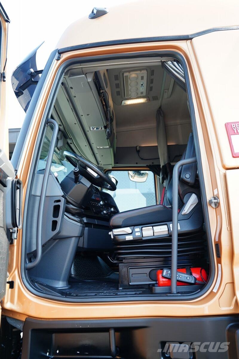 Renault T 520 曳引機組件