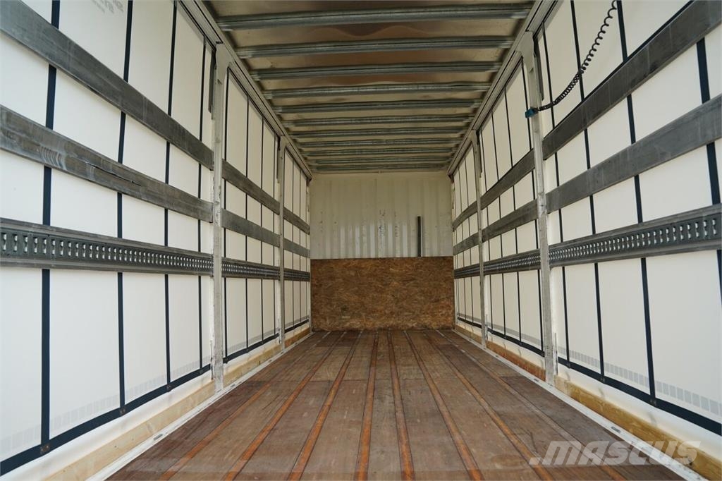 Scania R 450 Camiones de caja de lona